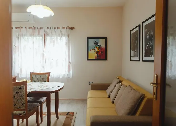 Rare With Private Parking & Garden Durrës