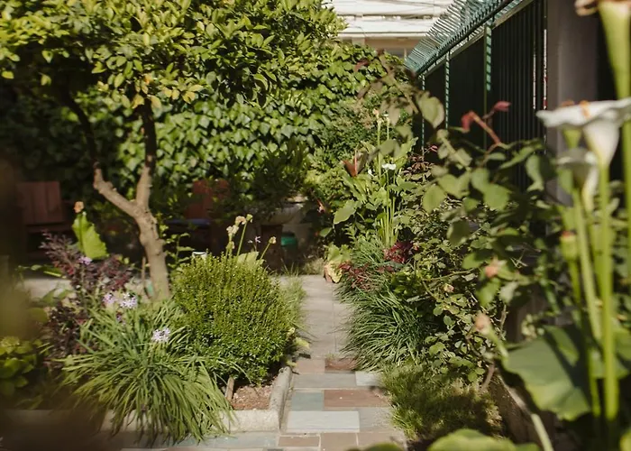 Rare With Private Parking & Garden Apartment Durrës